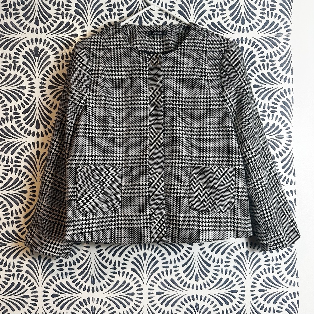 DUNNES Cropped Snap Front Houndstooth Blazer